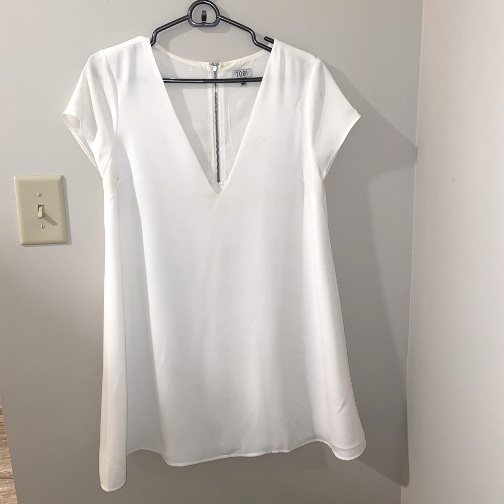 Tobi white v-neck dress Size M